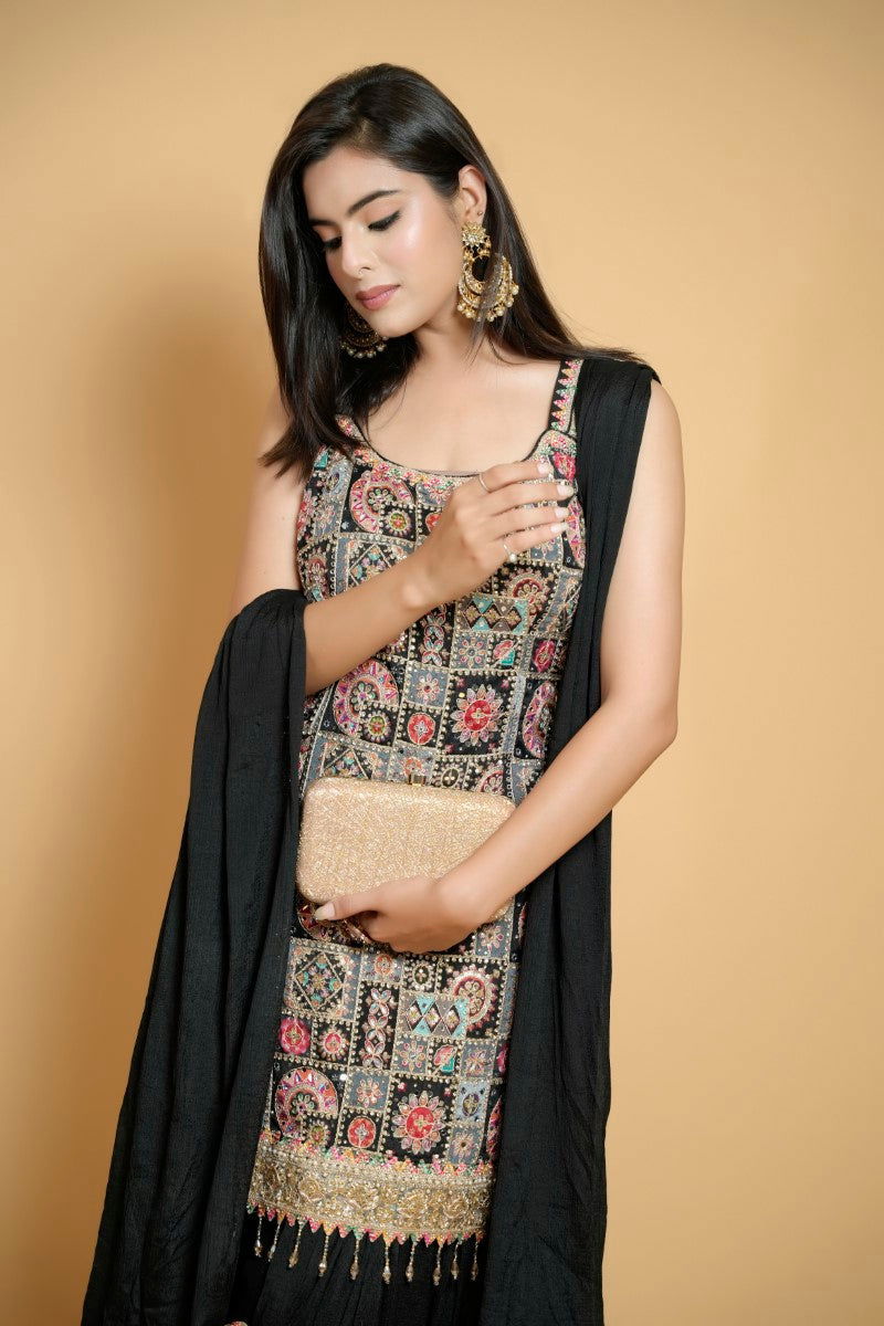 Black Elegant Mirror and Jarkan Work Suit - Mayrake.in