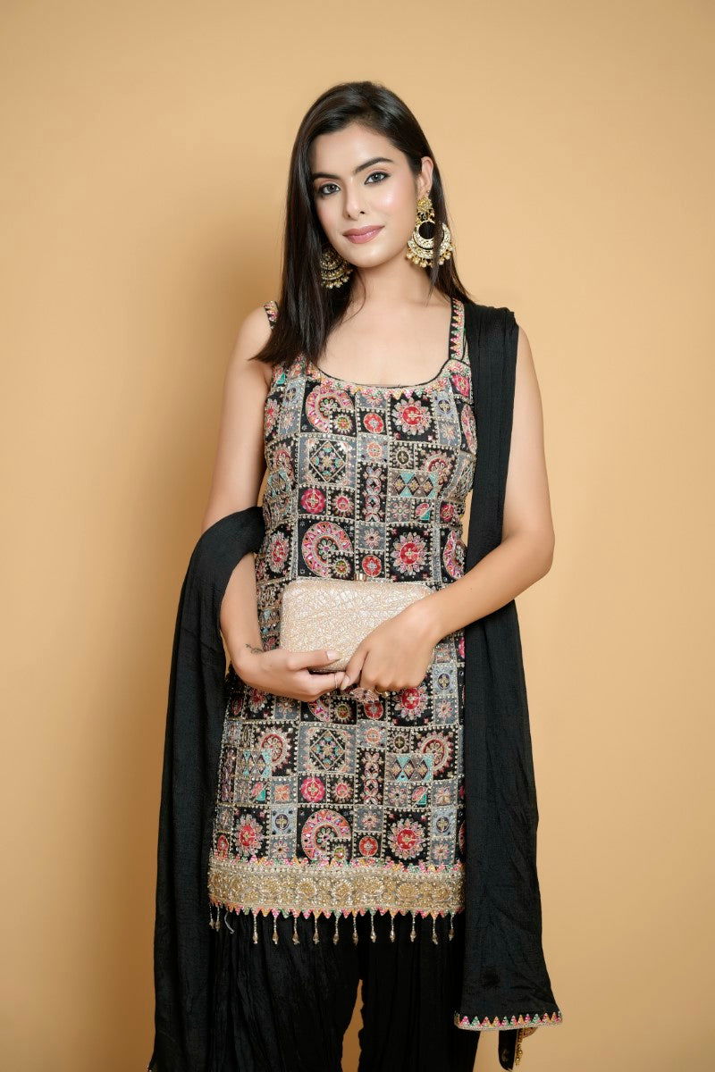 Black Elegant Mirror and Jarkan Work Suit - Mayrake.in