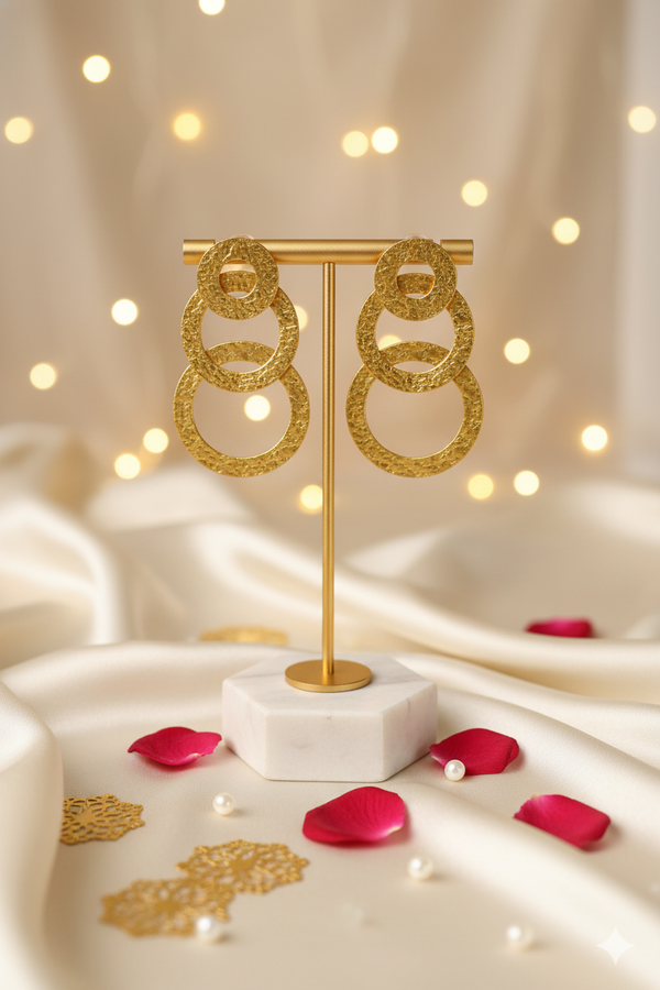 Matte Finish Earrings Jewellery with Overlapping Circular Design