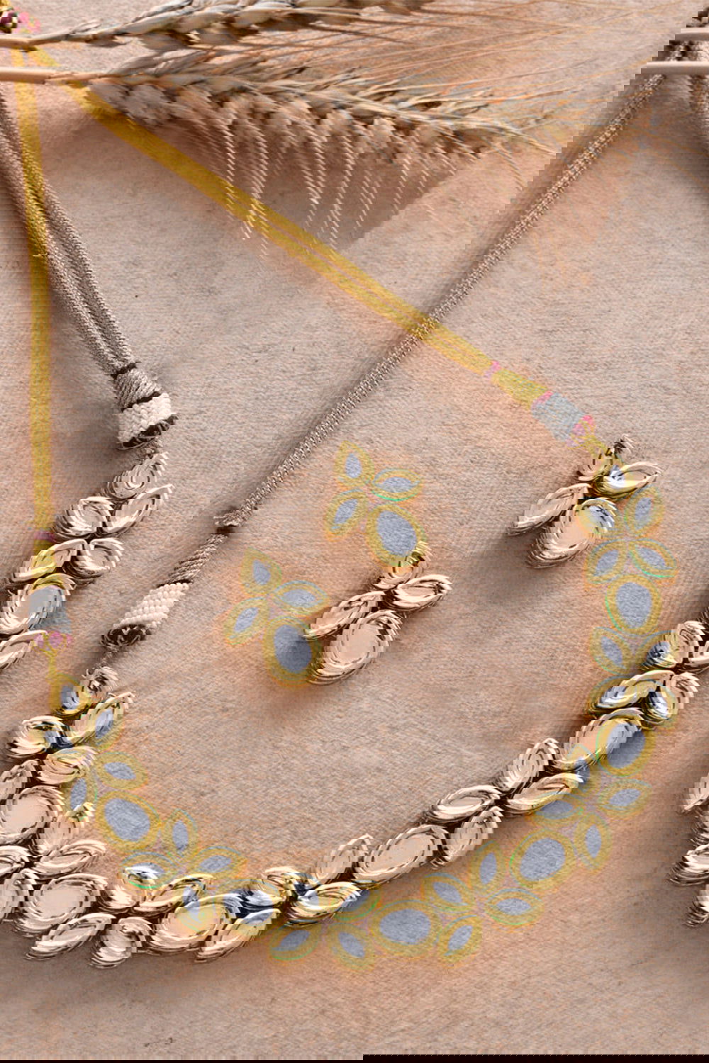 Gold Finish Kundan Flower Pattern Choker Jewellery - Mayrake.in