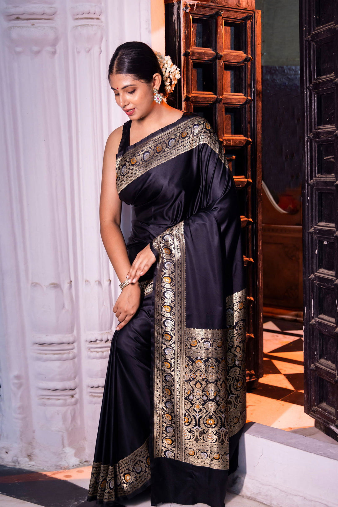 Handloom Black Mashru Satin Silk Banarasi saree - Mayrake.in