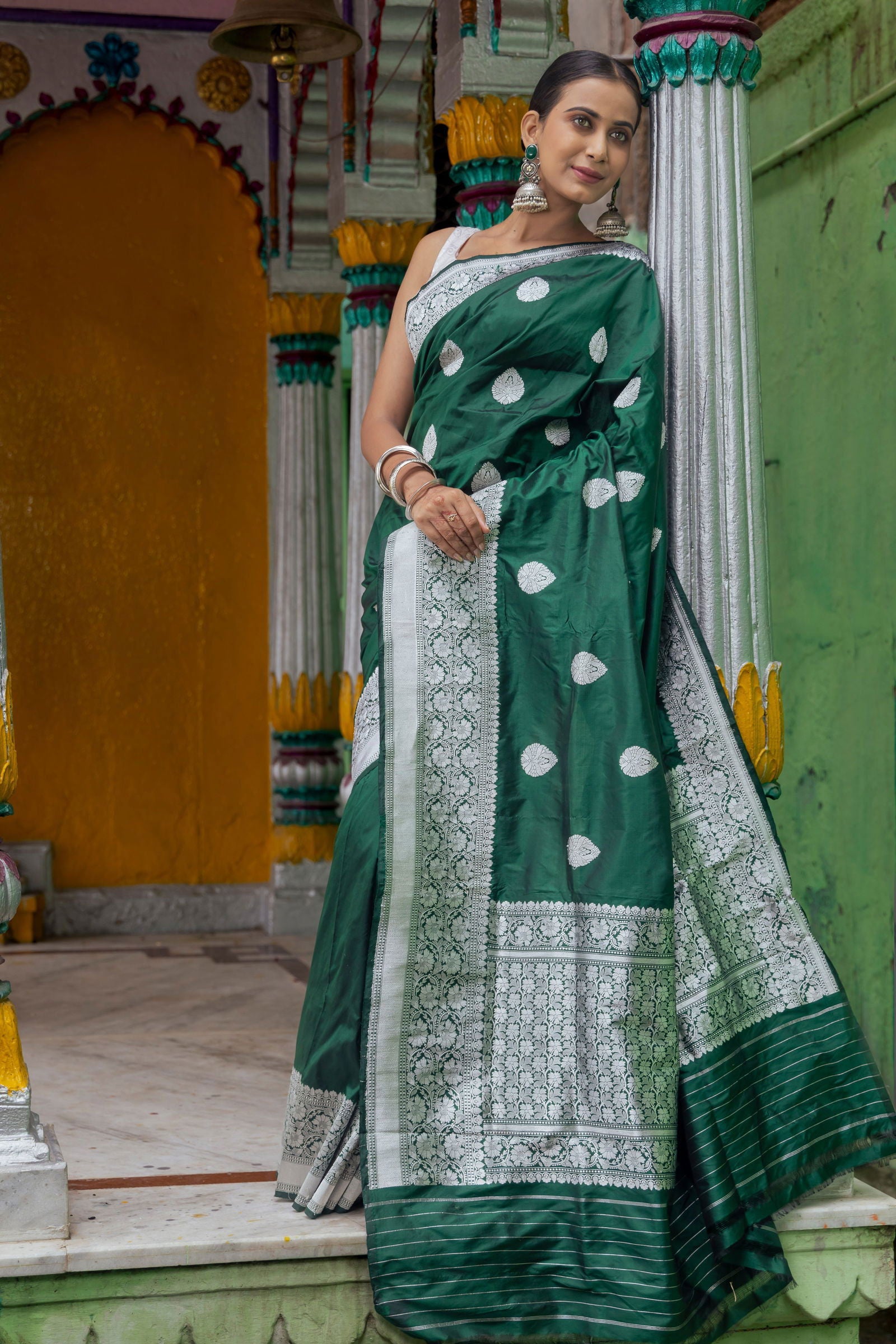 Handloom Dark Green Pure Katan Silk Banarasi Saree - Mayrake.in