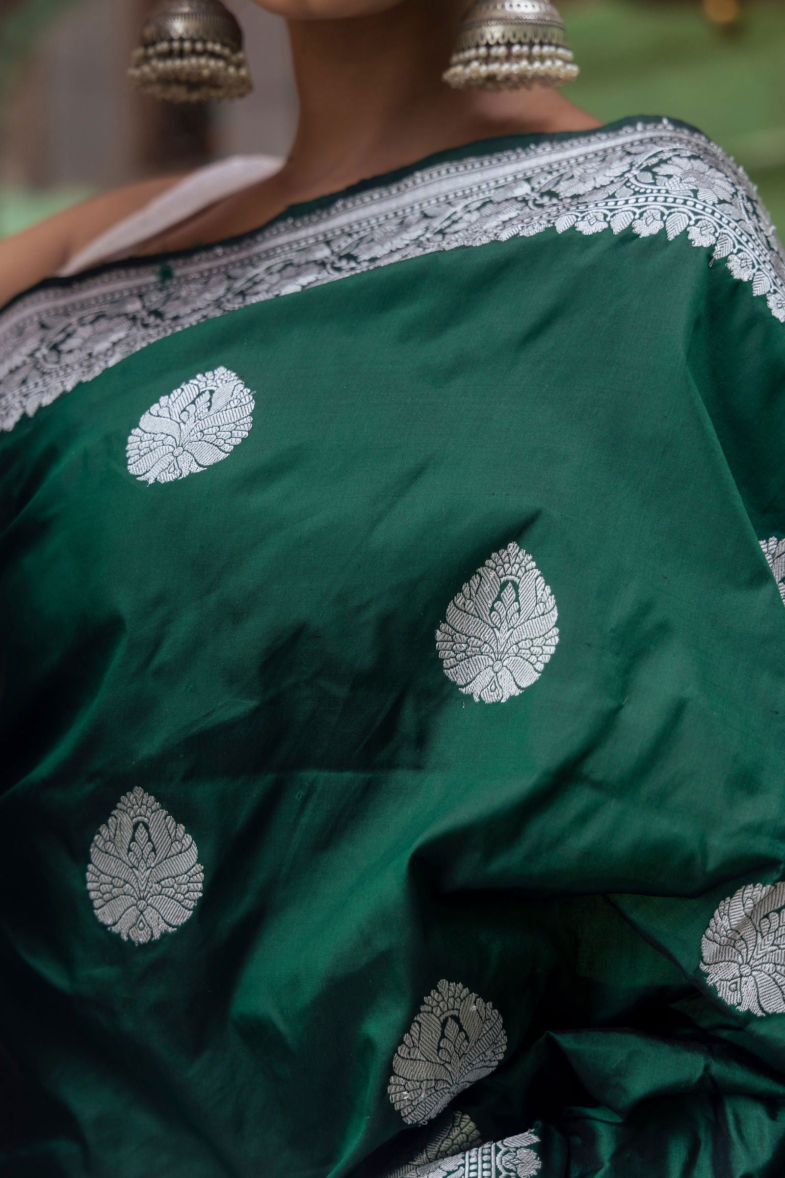 Handloom Dark Green Pure Katan Silk Banarasi Saree - Mayrake.in