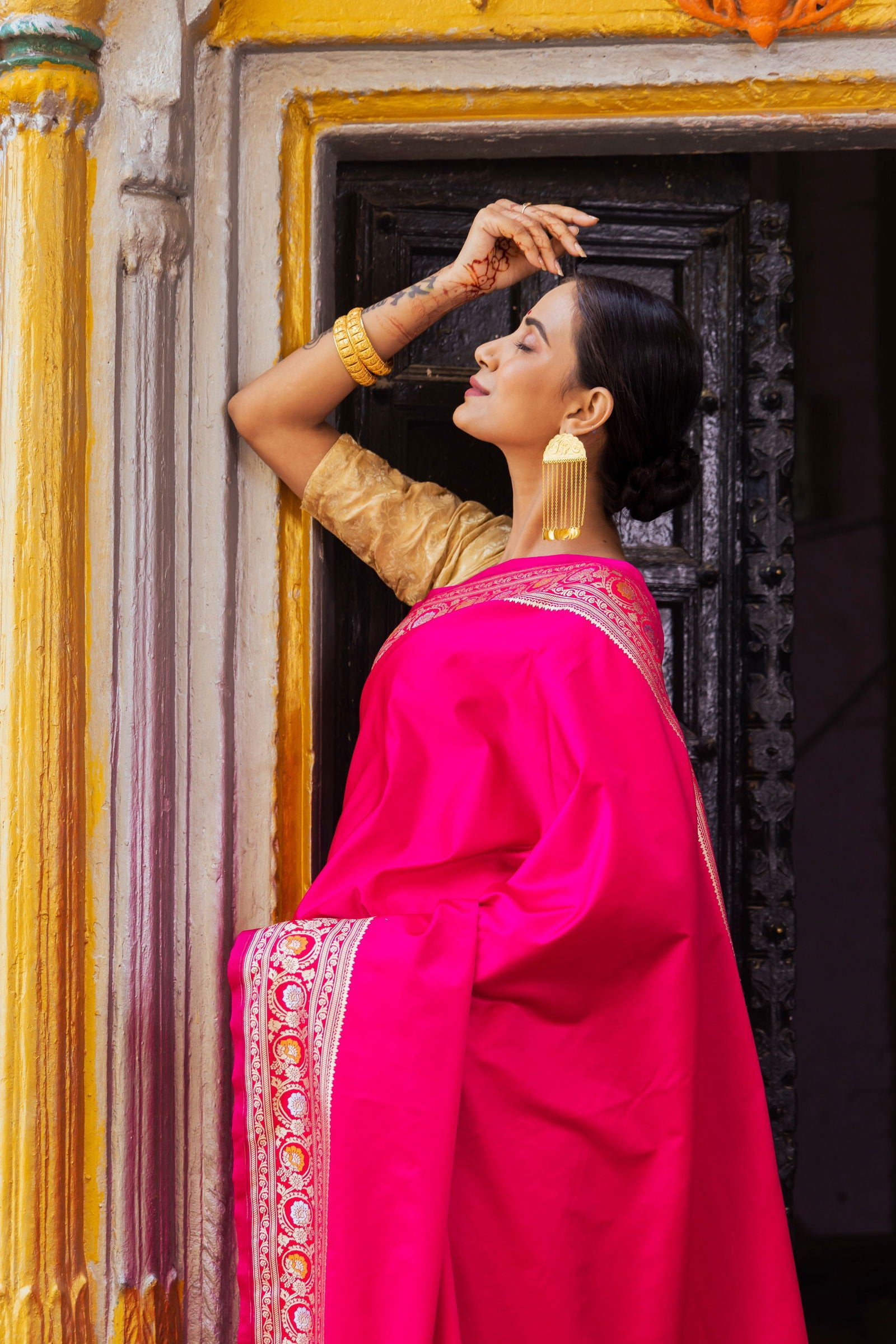 Handloom Fuchsia Pink Mashru Satin Silk Banarasi Saree - Mayrake.in
