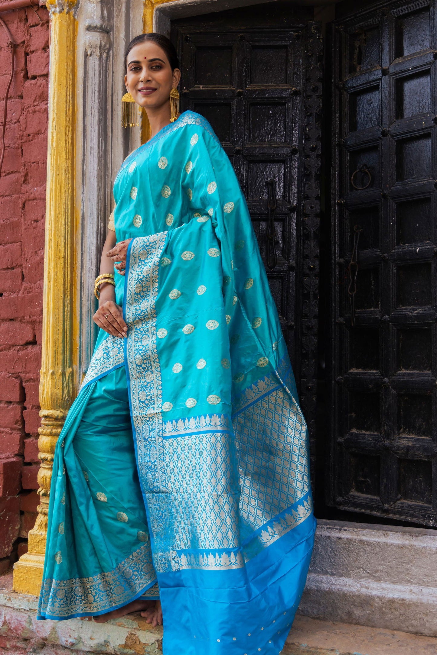 Handloom Light Sky Blue Pure Katan Silk Banarasi Saree - Mayrake.in