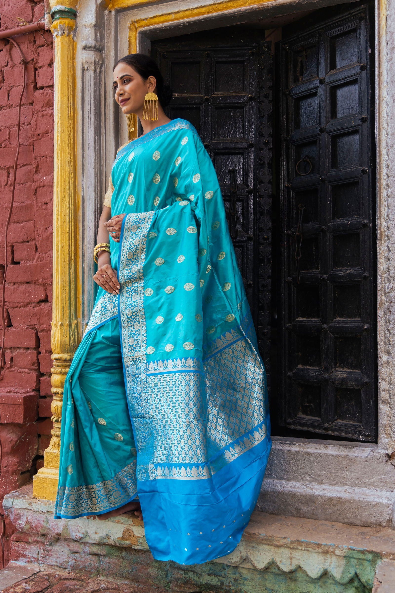 Handloom Light Sky Blue Pure Katan Silk Banarasi Saree - Mayrake.in