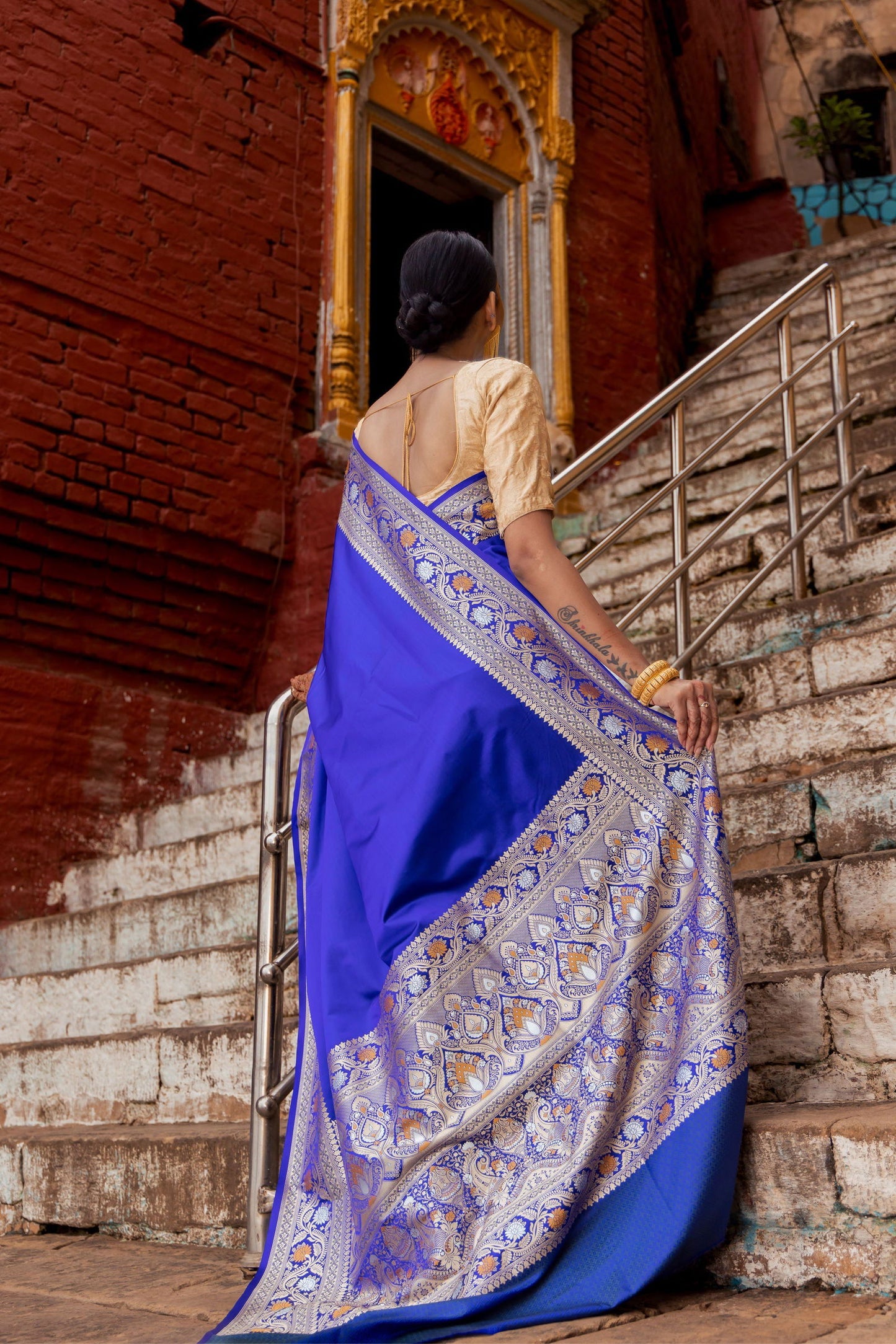 Handloom Navy Blue Mashru Satin Silk Banarasi saree - Mayrake.in