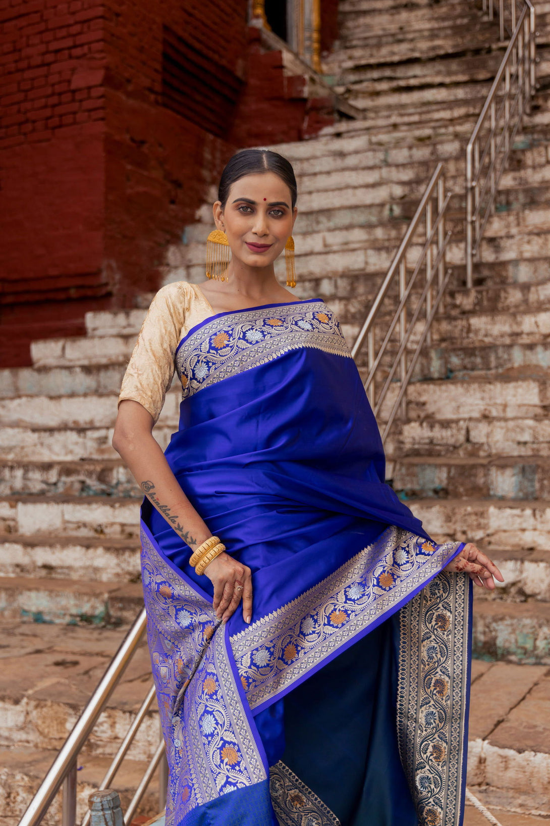 Handloom Navy Blue Mashru Satin Silk Banarasi saree - Mayrake.in