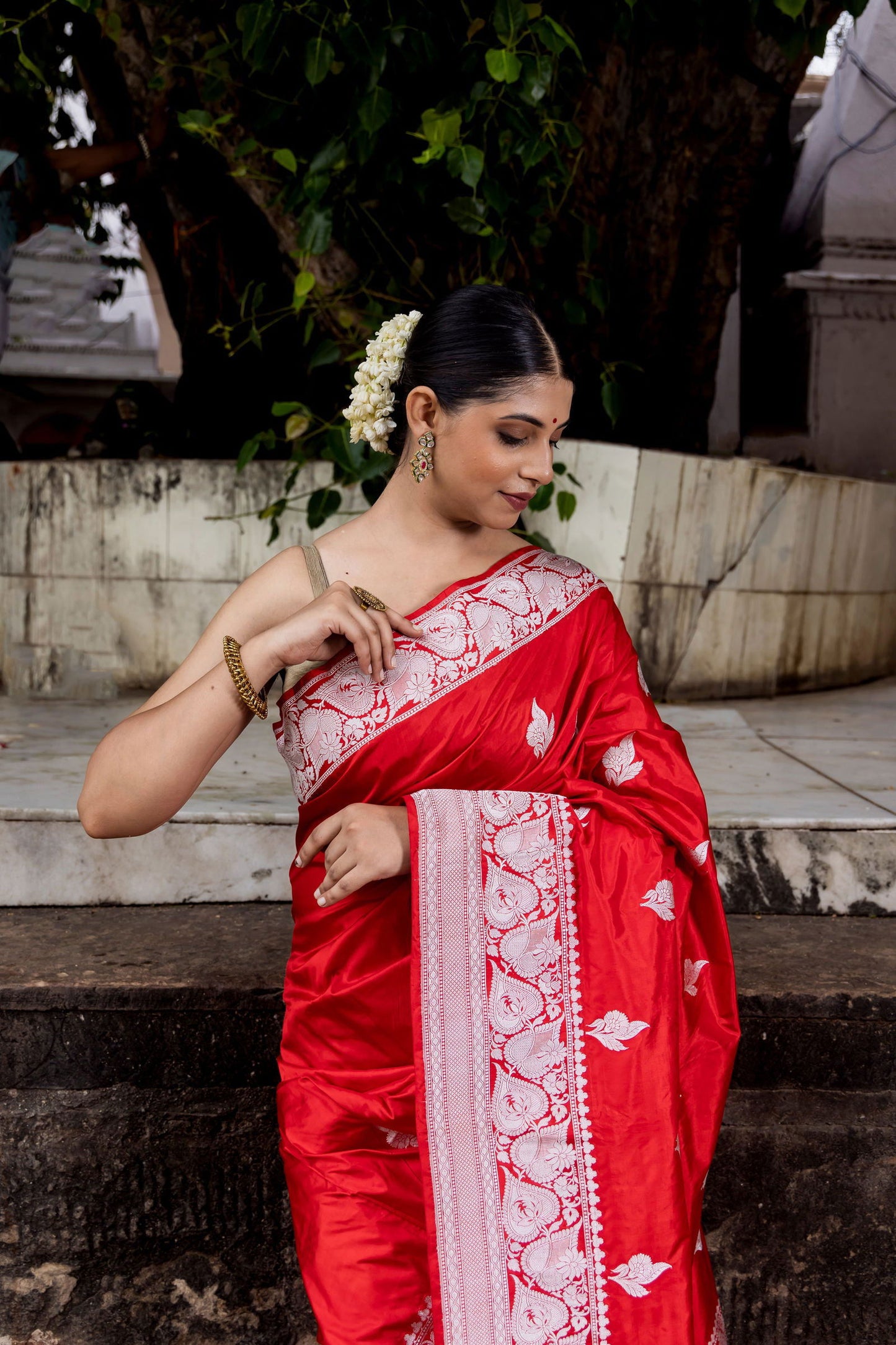 Handloom Red Pure Katan Silk Banarasi Saree - Mayrake.in
