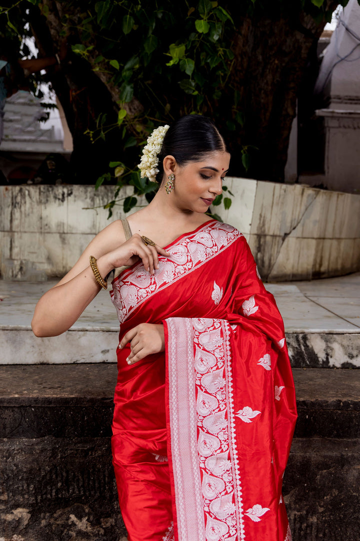 Handloom  Red  Pure Katan  Silk Banarsi Saree - Mayrake