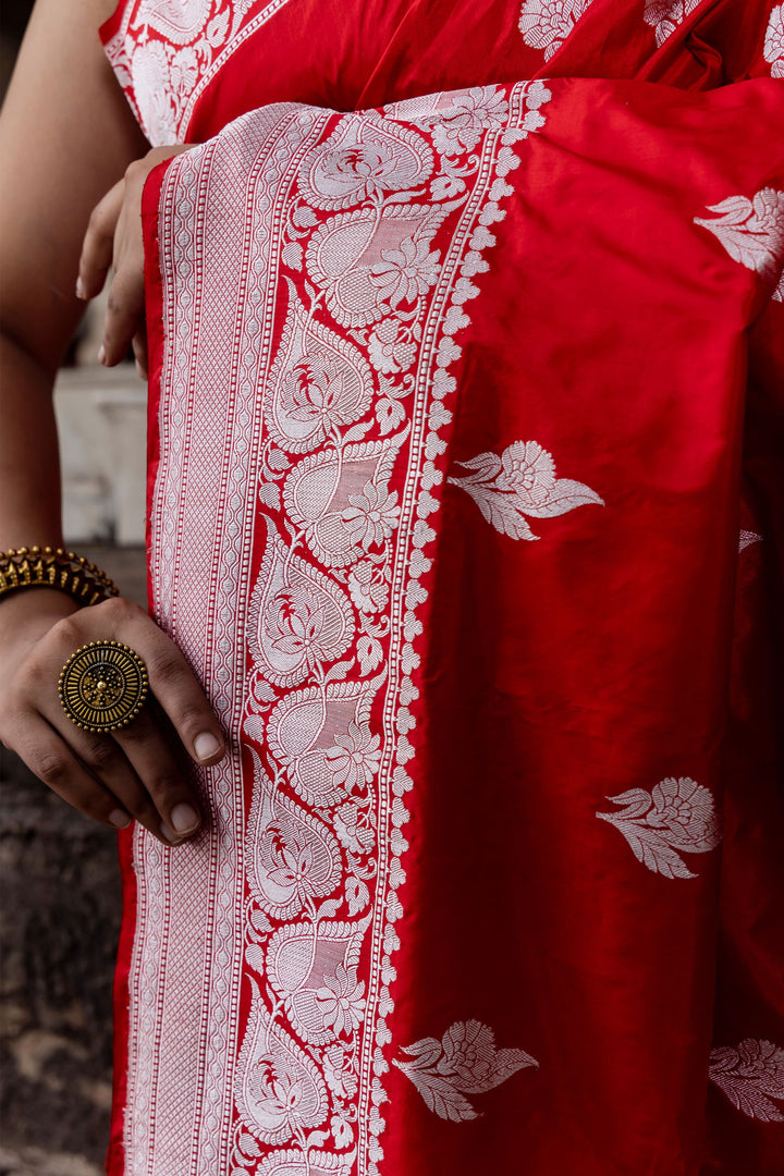Handloom  Red  Pure Katan  Silk Banarsi Saree - Mayrake
