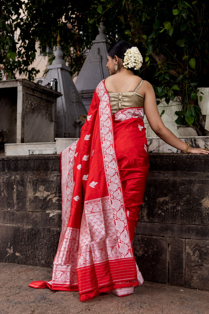 Handloom  Red  Pure Katan  Silk Banarsi Saree - Mayrake