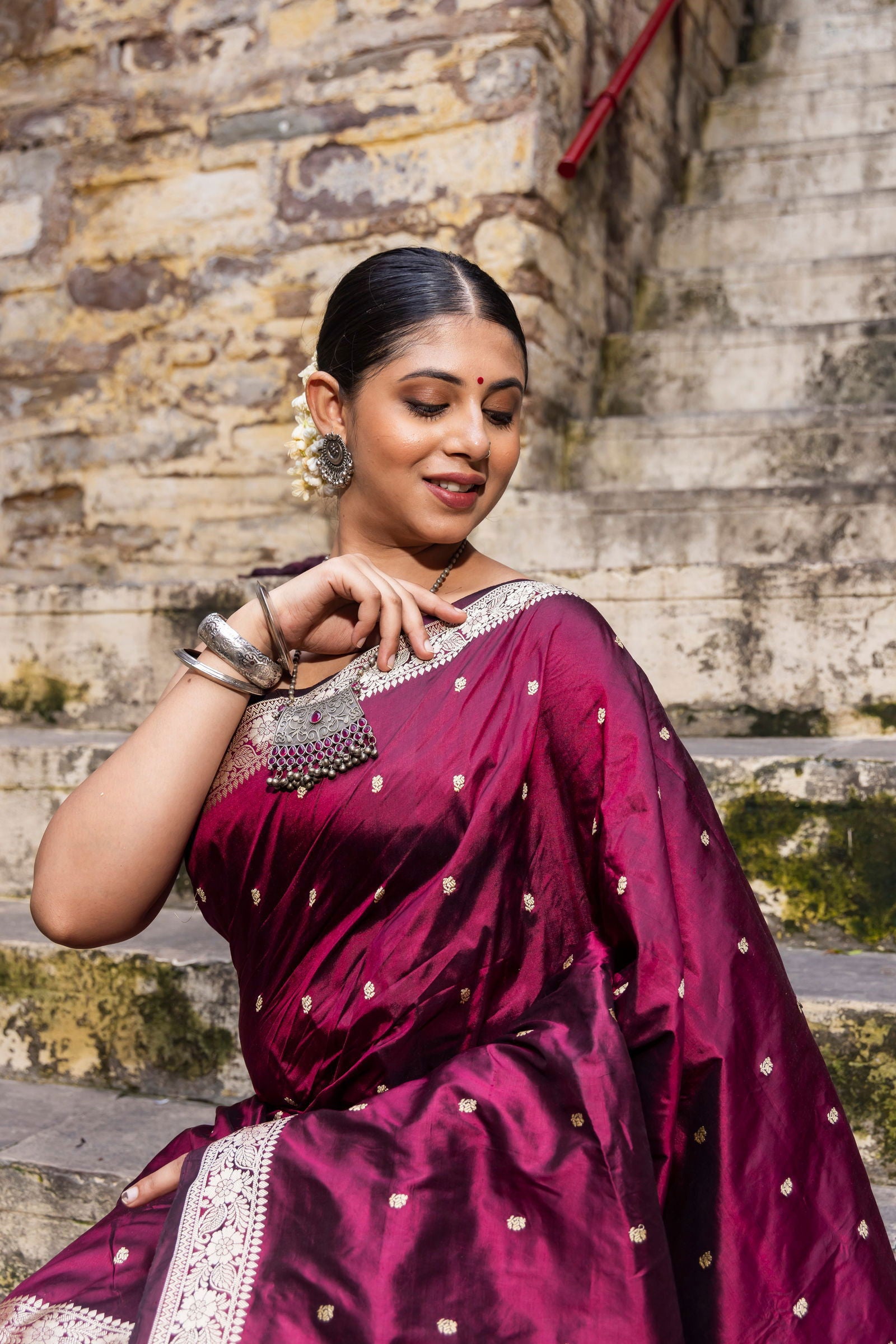 Handloom Wine Red Pure Katan Silk Banarasi Saree - Mayrake.in