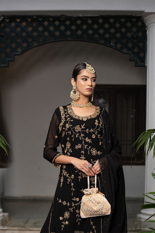 Handwork Beige Pearl and Bead Potli with Pearl Handle and Velvet Base - Mayrake.in