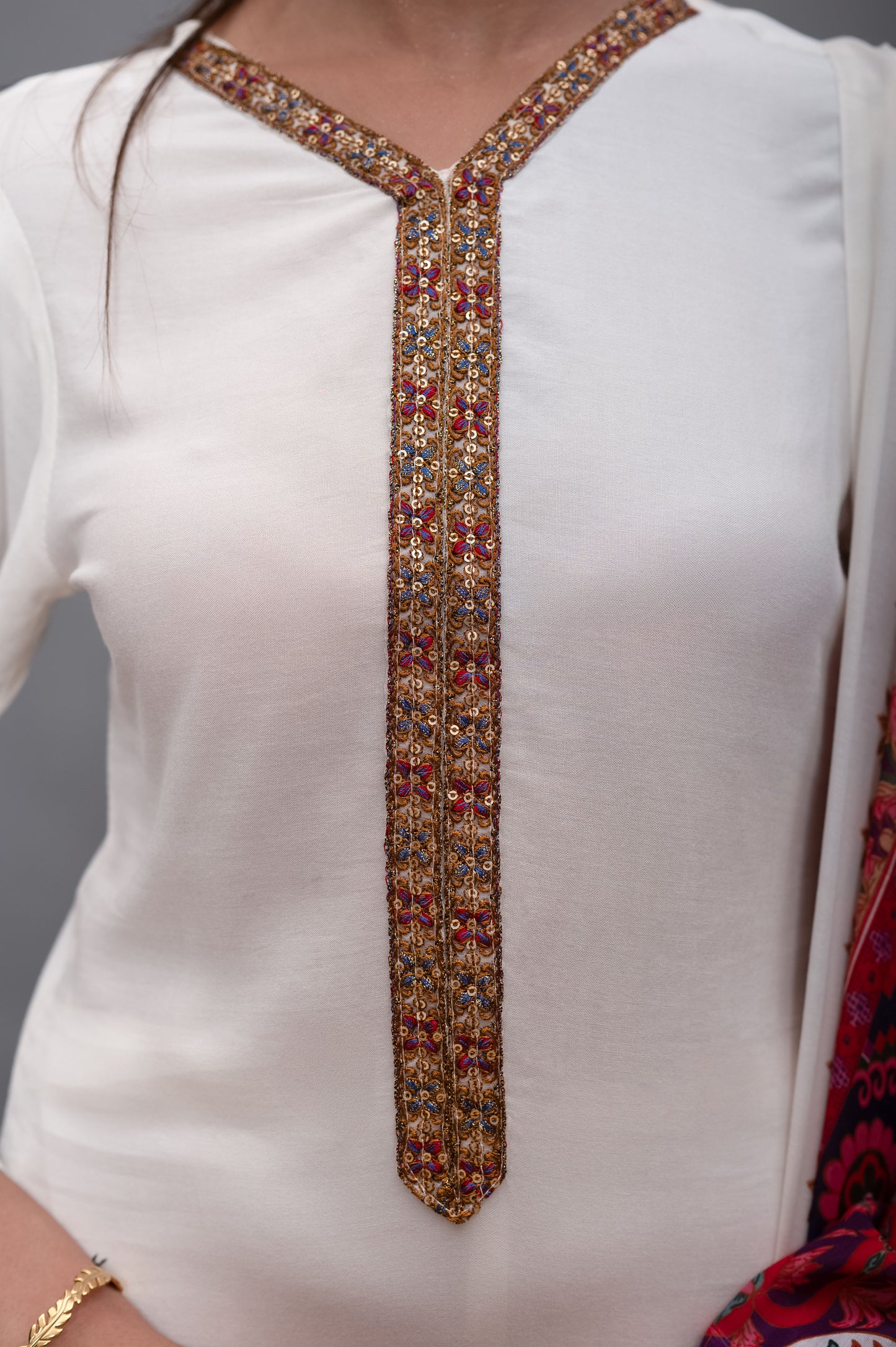 White Rayon lawn Suit with Embroidery Work and Digital Print Chiffon Dupatta