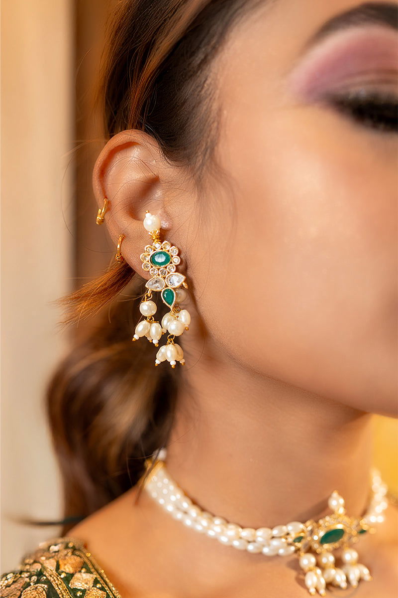 Pearl Emerald Kundan Stone Choker - Mayrake.in